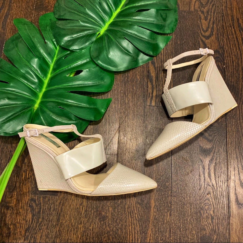 Lister Textured Leather Wedge Sandal